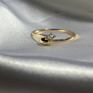 18k Gold dainty dot & stud ring